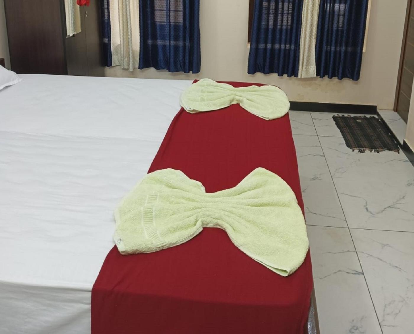 Sri Padmanabha Tourist Home Thiruvananthapuram Extérieur photo